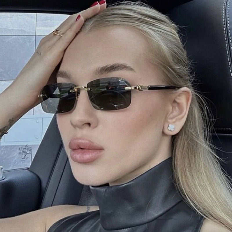 Damen Sonnenbrille mit elegantem Metallrahmen und stilvollen Holzdetails Brehn