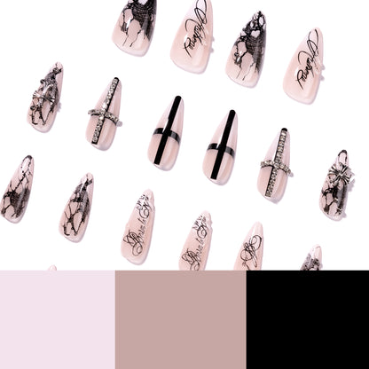 Kunstvolle Stiletto-Nägel mit eleganten Verzierungen Brehn
