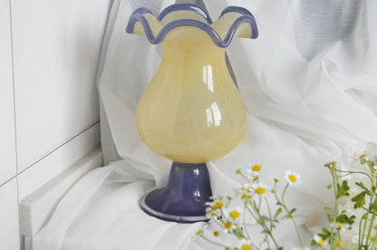 Mouthblown gerippte Podest Kunstglas Trompetenvase Brehn