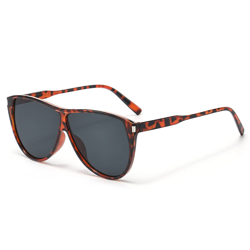 Damen moderne Cat-Eye Sonnenbrille mit schützendem UV-Filter und stilvollem Rahmen Brehn