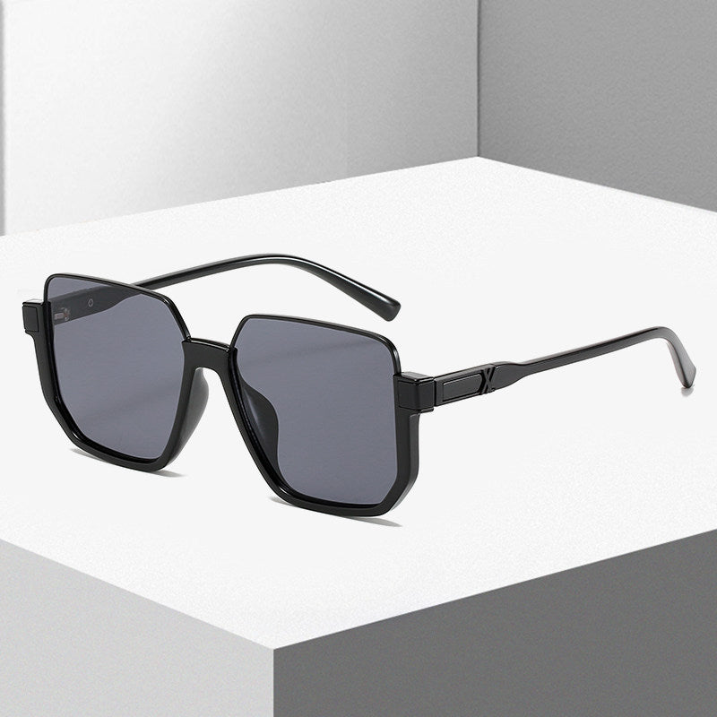 Damen moderne quadratische Sonnenbrille mit stylishem Rahmen Brehn