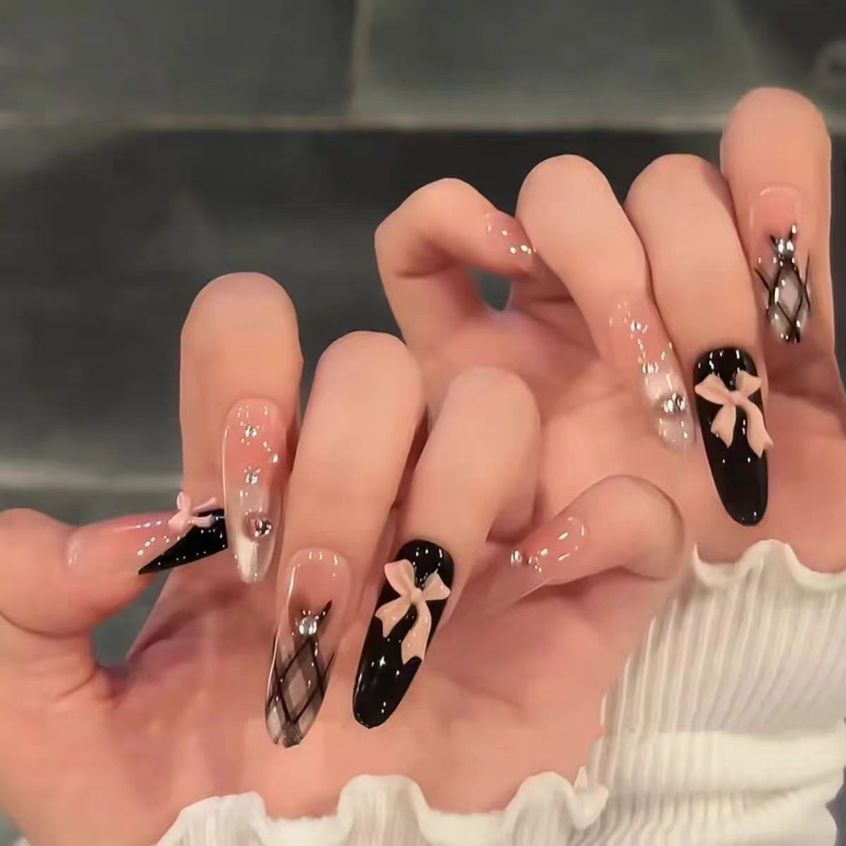 Dekorative Press-On Nagelkunst Brehn