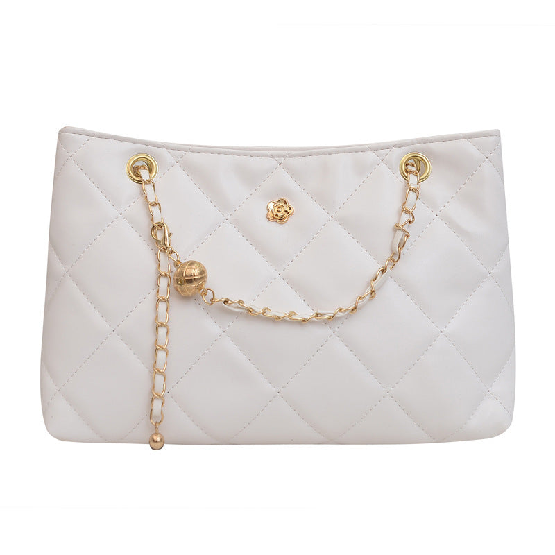 Gepolsterte Handtasche mit Kettengriffen