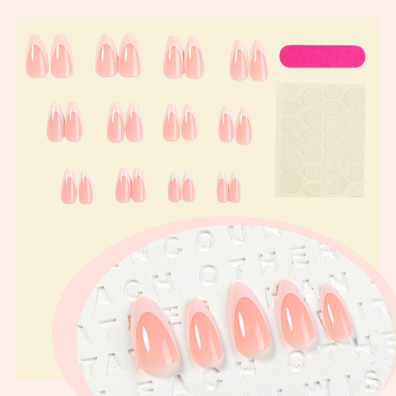 Kunstnagelset mit trendigem, minimalistischen Design Brehn