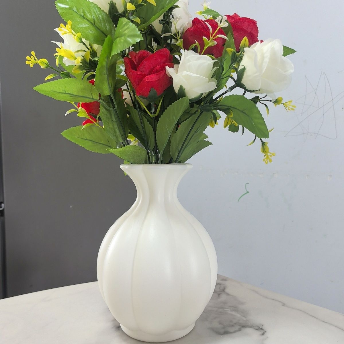 Elegante Skulpturierte Dekorative Vase Brehn