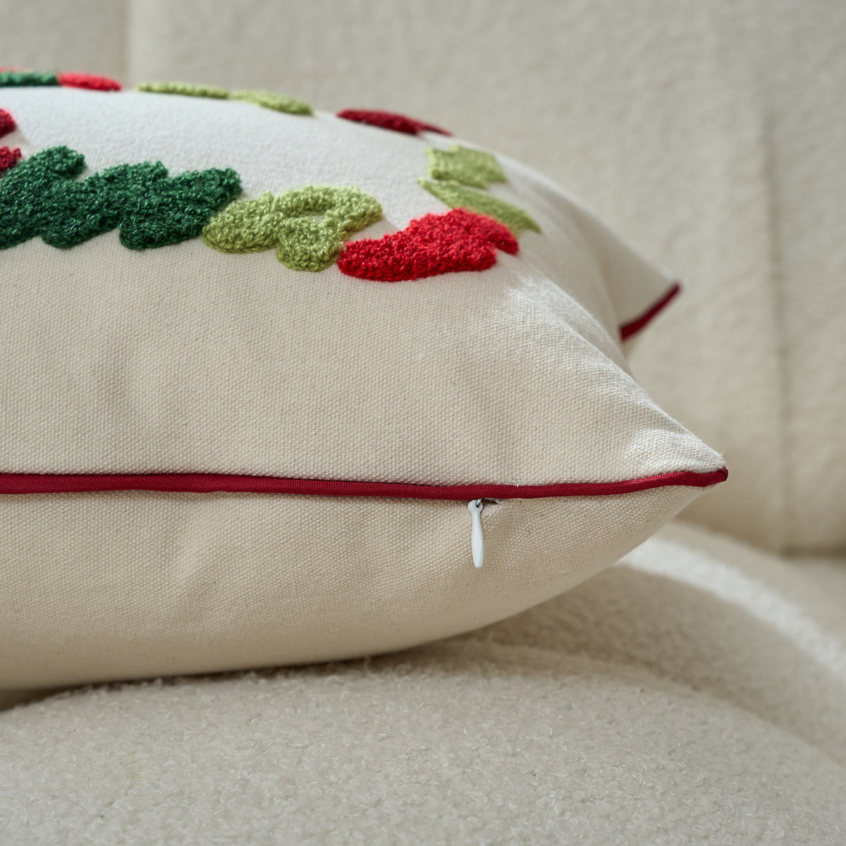Festlicher getufteter Chenille Merry Christmas Nackenstützkissen