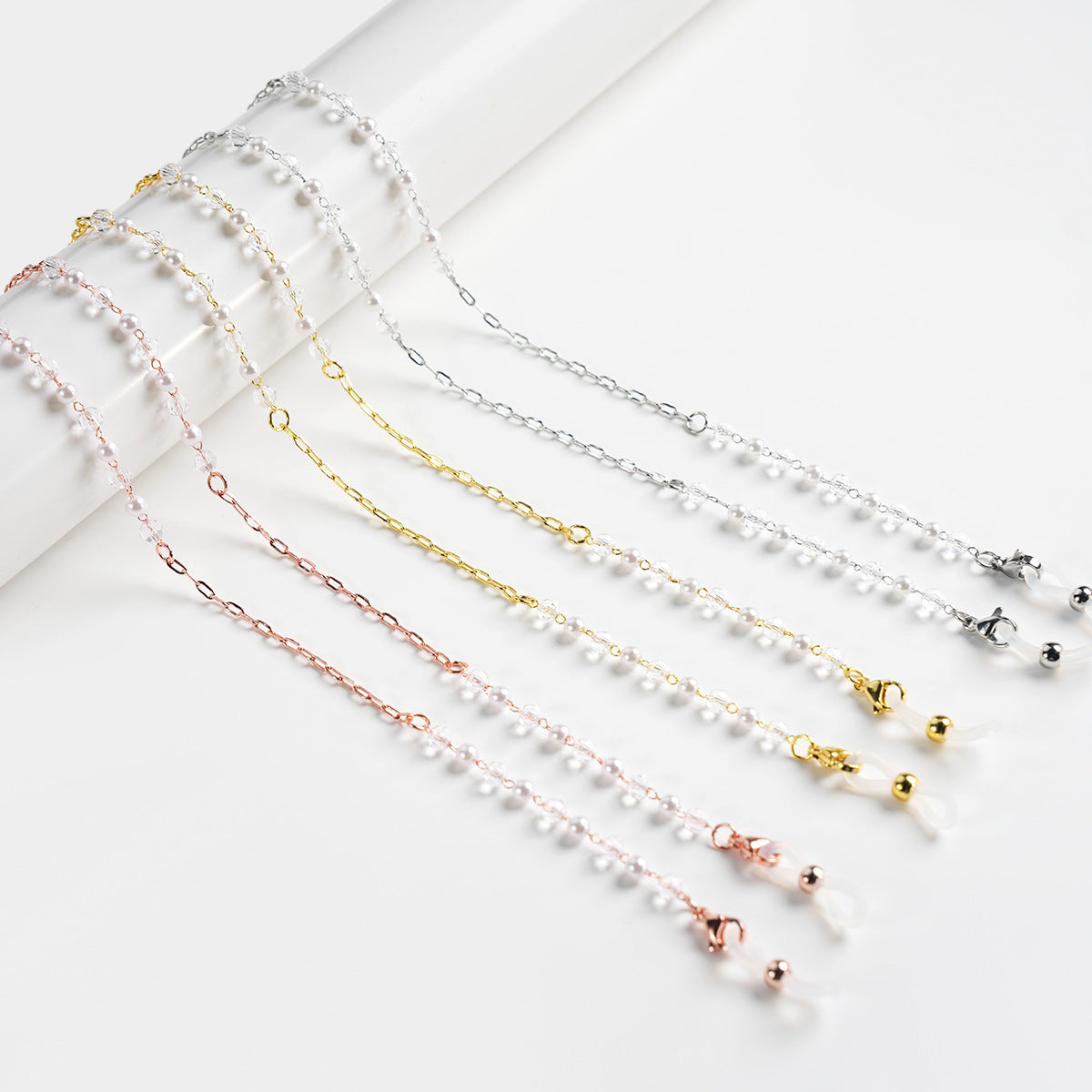 Elegante, perlenverzierte Brillenkette Brehn