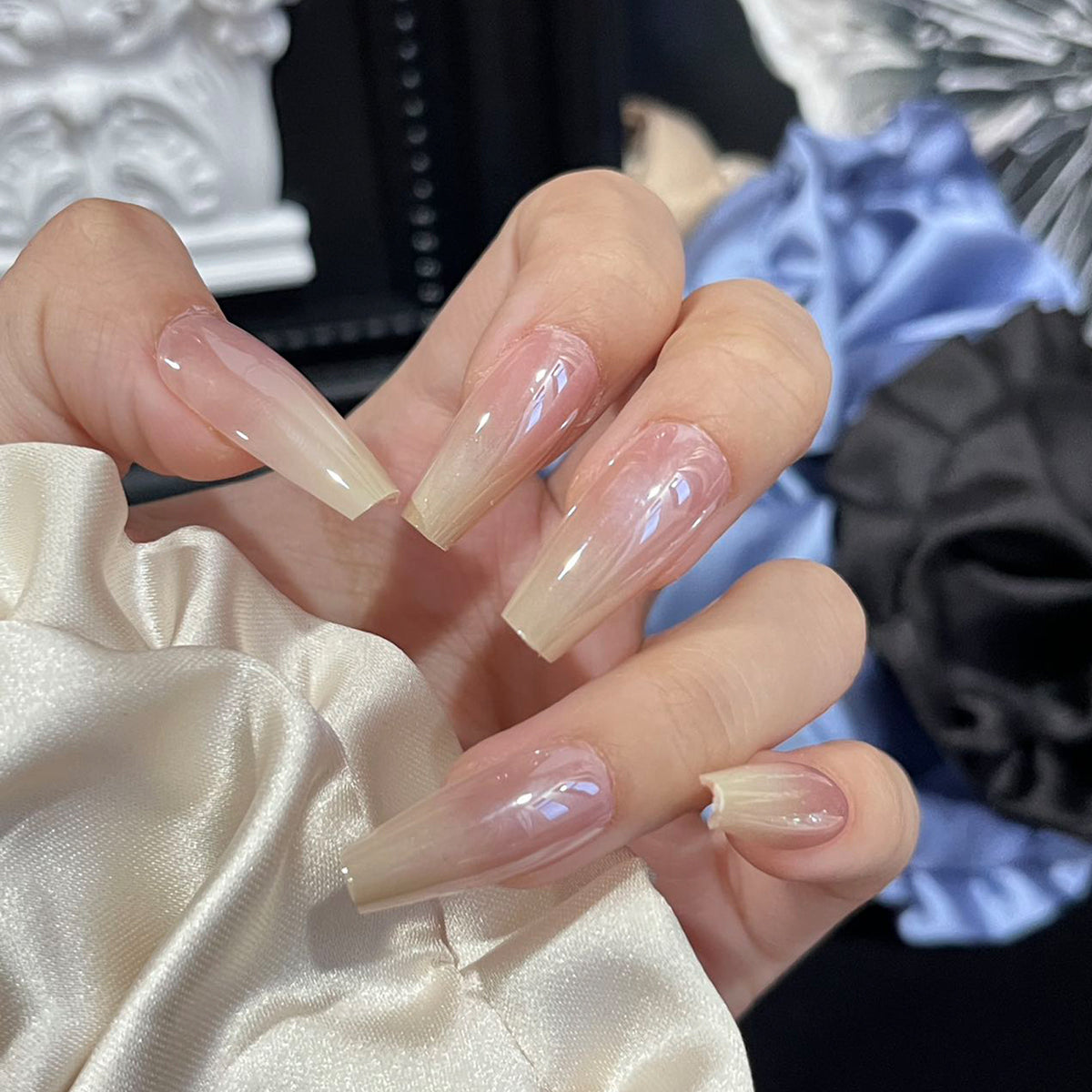 Glänzendes Nagelset Brehn
