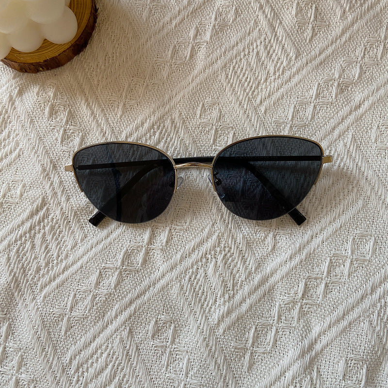 Modische Cat-Eye Sonnenbrille mit Feinem Metallrahmen Brehn