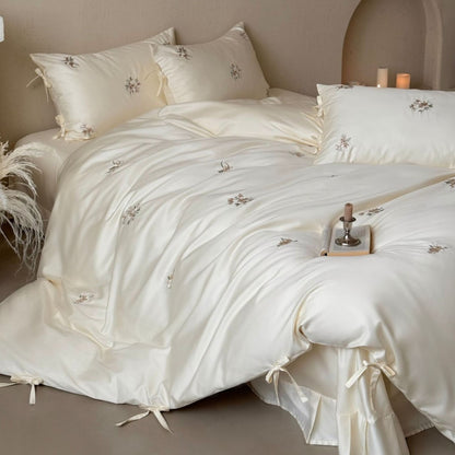 Luxuriöses Satin-Feel Besticktes Bettdeckenbezug-Set mit dekorativen Eckenbindungen
