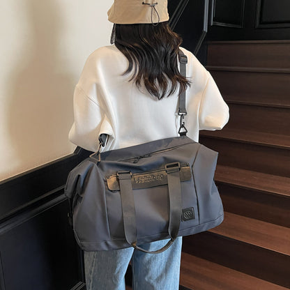 Multifunktionale Sport-Duffel-Tasche mit verstellbaren Trägern