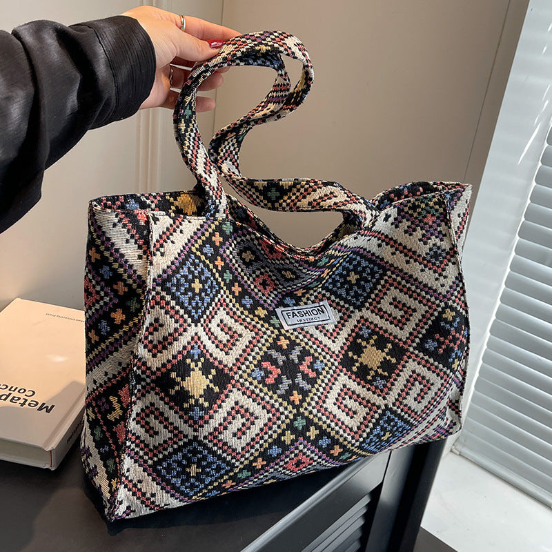 Dekorative gemusterte Stofftasche