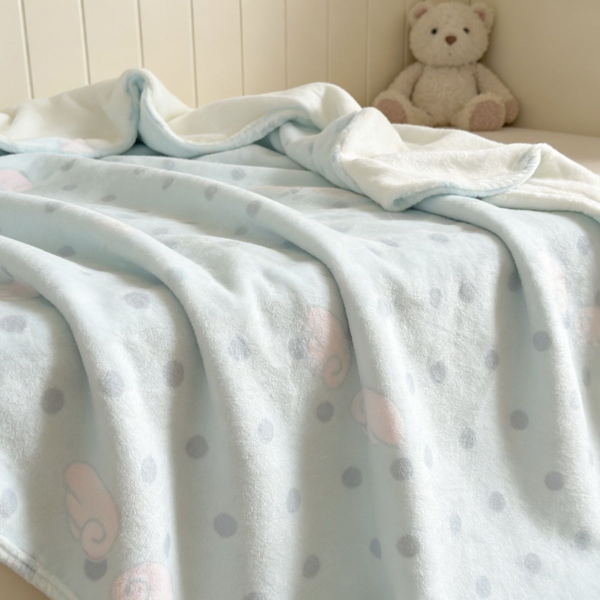 Weiche Fleece-Punkte-Decke