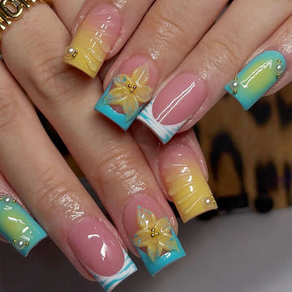 Hochwertiges florales Design Press-On Nagelset Brehn
