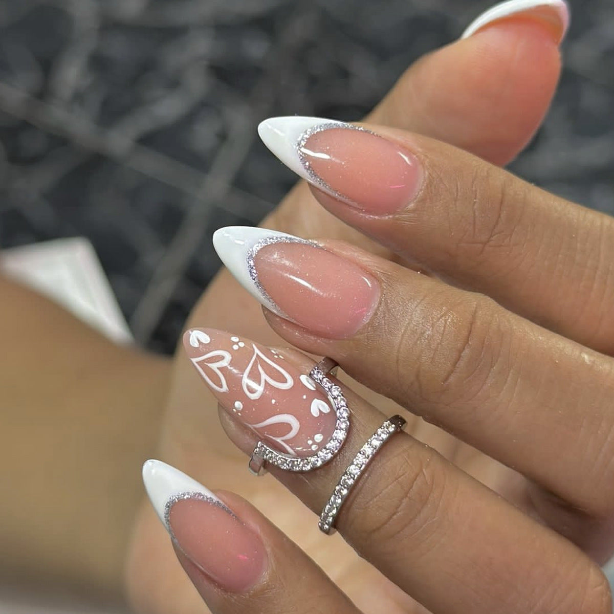 Elegante French Tip Acryl Nagelkunst Brehn