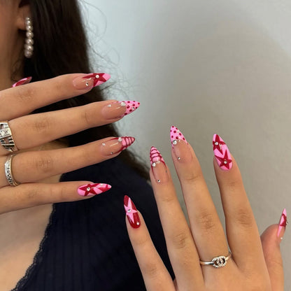 Kunstnagelset mit kreativen Sternen- und Herzmotiven Brehn