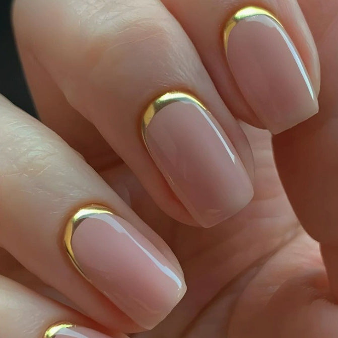 Luxuriöse goldverzierte Gel-Nagelveränderungen Brehn