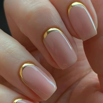 Luxuriöse goldverzierte Gel-Nagelveränderungen Brehn