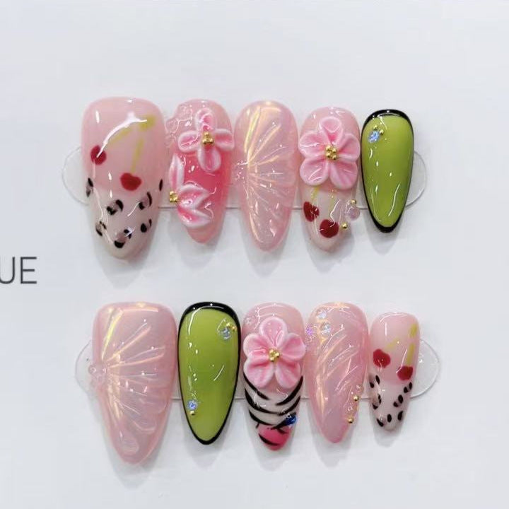 Künstlerisches Floral-Verzierte Press-On Nagelset Brehn