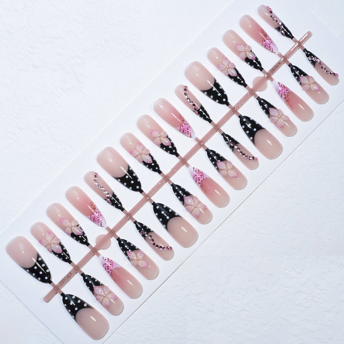 Premium Nagelstecker mit floralen Motiven Brehn