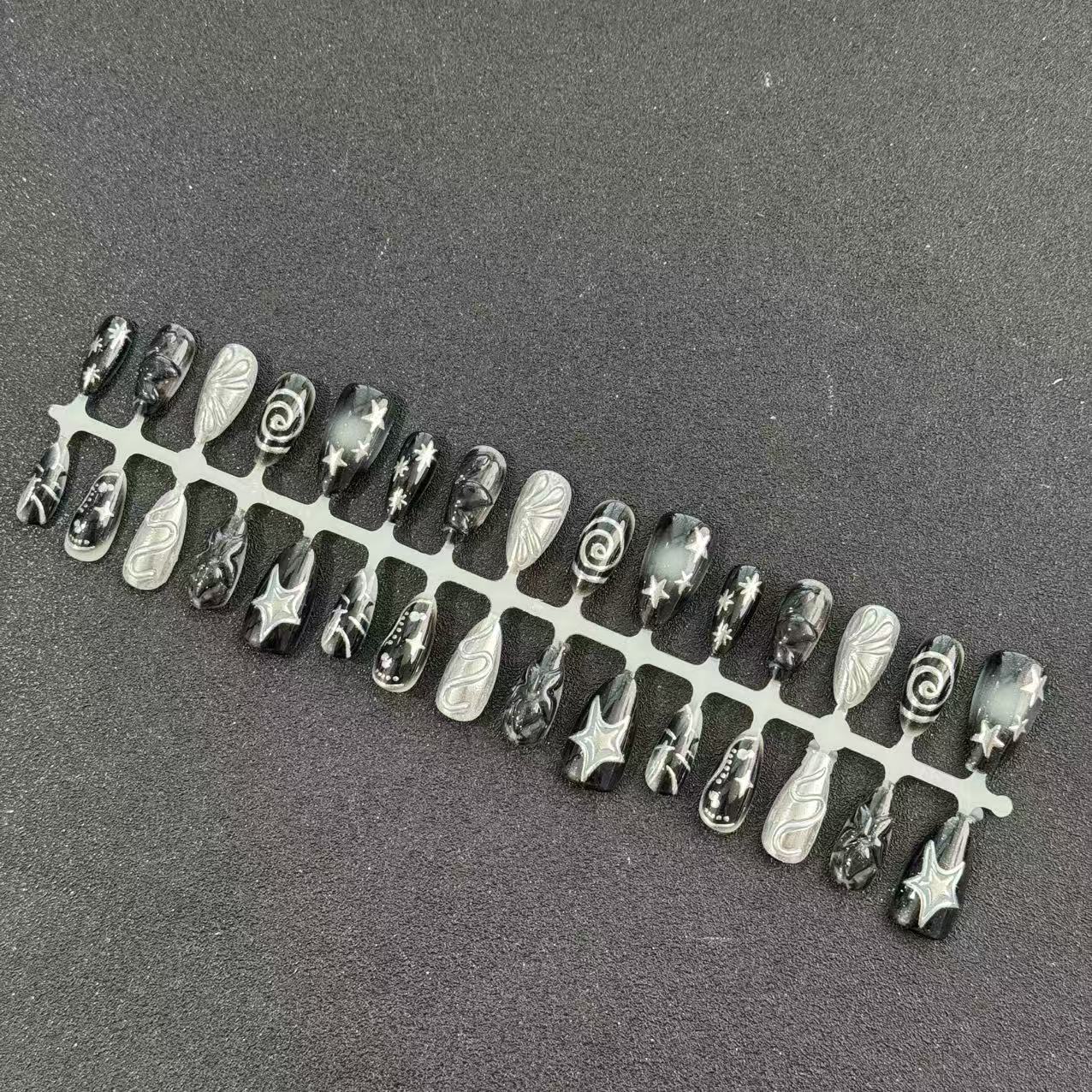 Künstlerisches schwarzes Nagelspitzen-Set Brehn