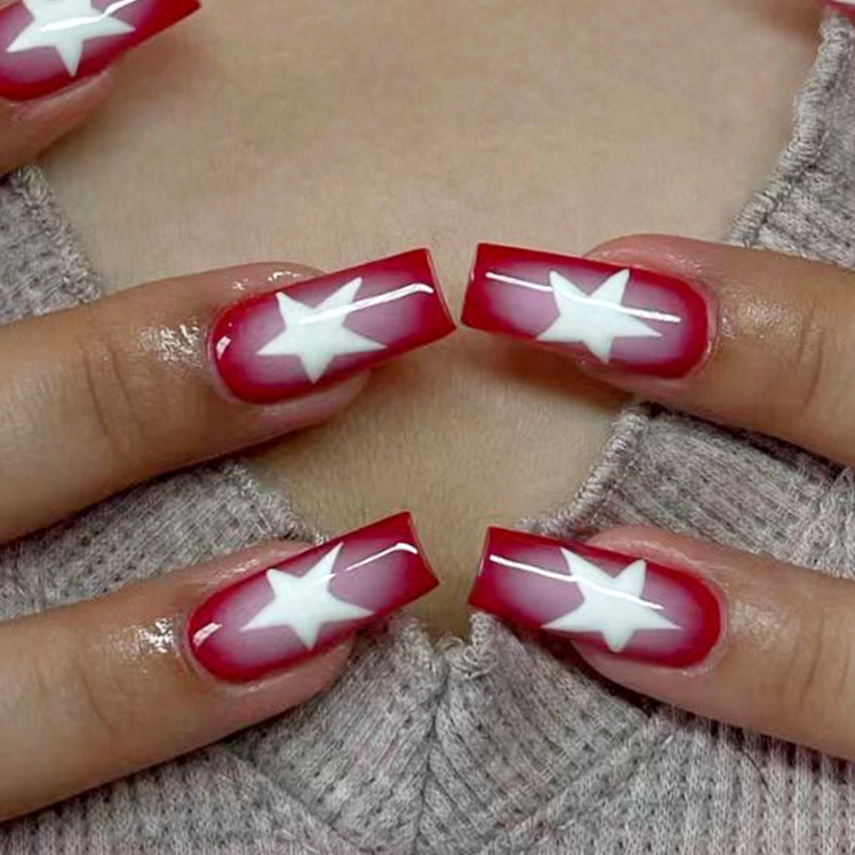Kreative Nail Art mit Sternen-Motiv Brehn