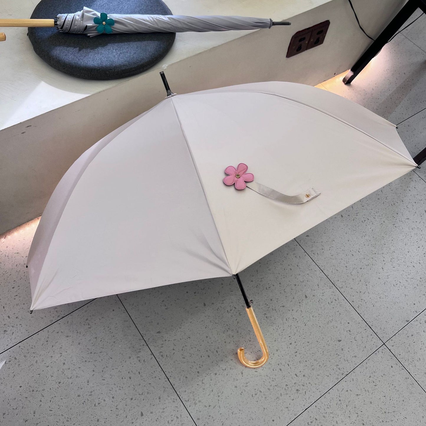 Damen Faltbarer Regenschirm mit geschmackvollem Design Brehn
