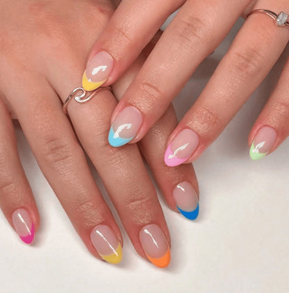 Kunstnagelset mit buntem French Design Brehn