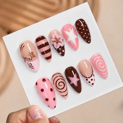 Kunstnagelset mit kreativen Mustern und einzigartigen Designs Brehn