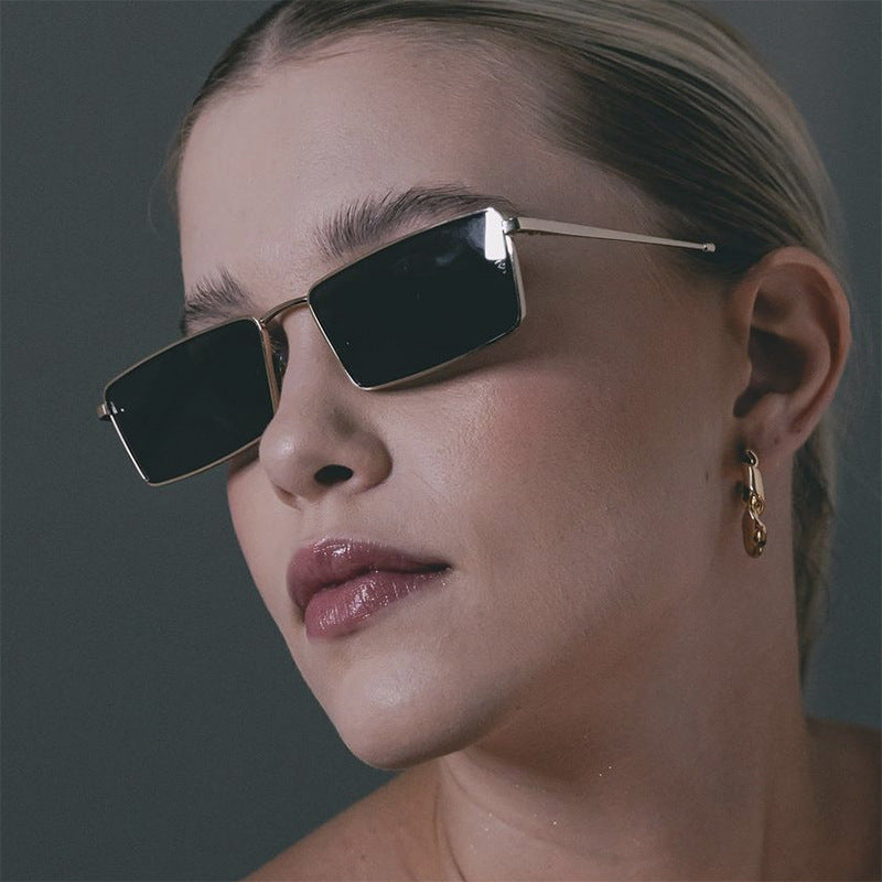 Damen quadratische Sonnenbrille mit metallischem Rahmen und komfortablem Nasenpolster Brehn
