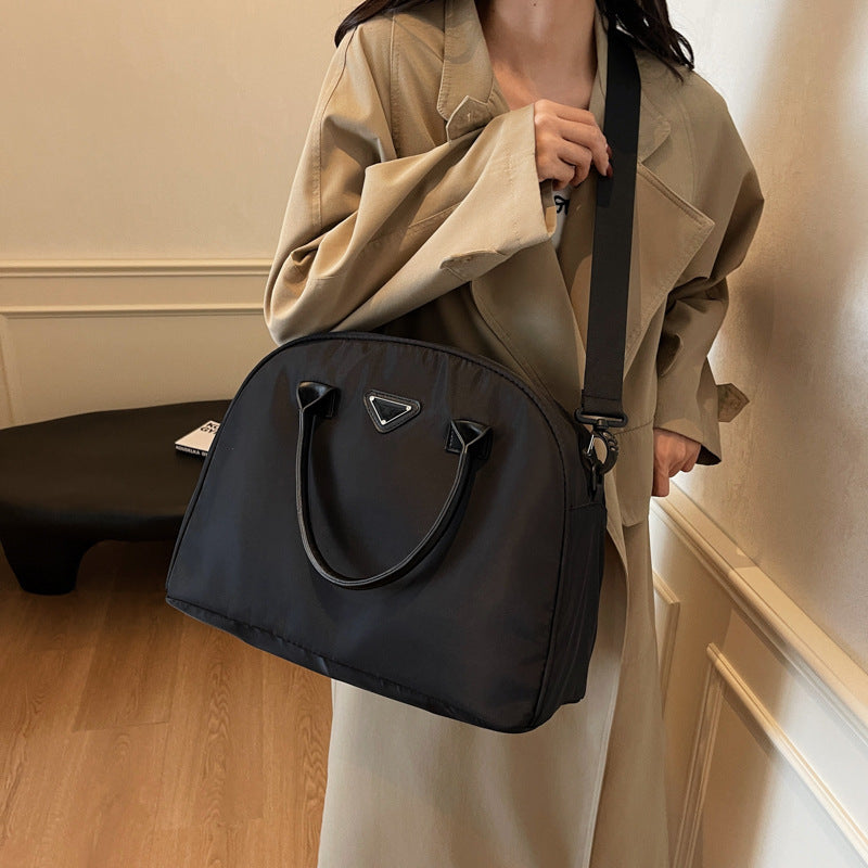 Elegante strukturierte Handtasche Brehn