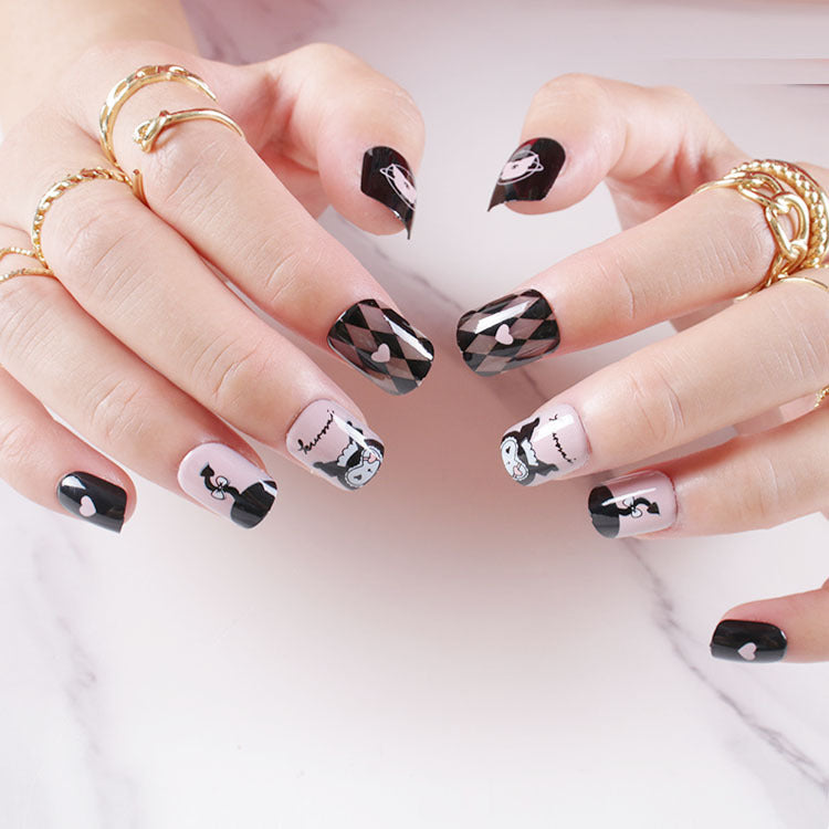 Premium Kunstnagelset mit kreativen Schwarz-Weiß-Motiven Brehn