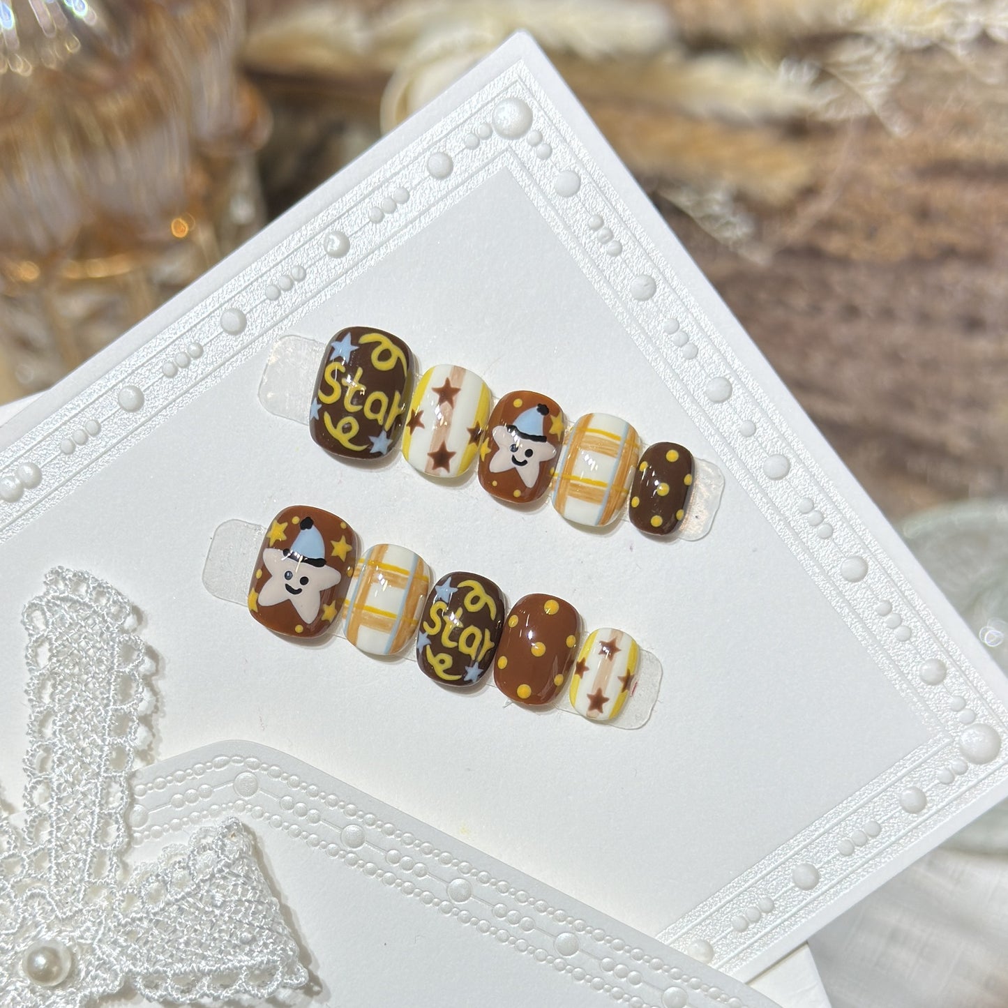 Themen Press-On Nagelkunstset mit Hello Kitty Designs Brehn