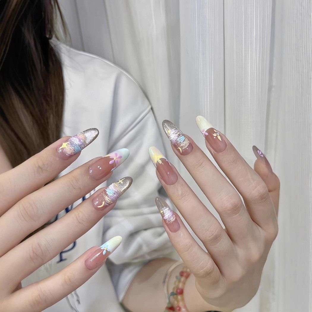 Kunstnägel mit Elegantem Ombre-Finish Brehn