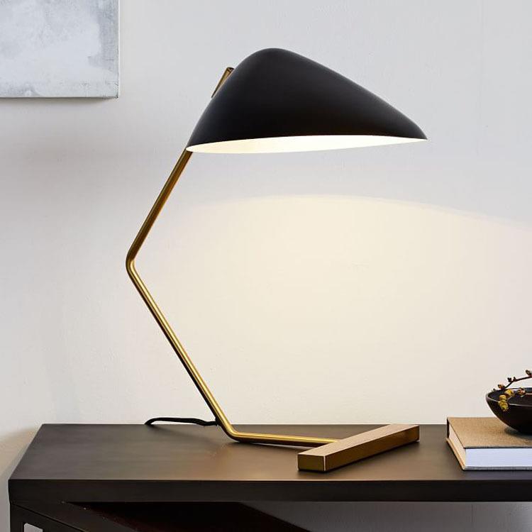 Moderne verstellbare Schreibtischlampe