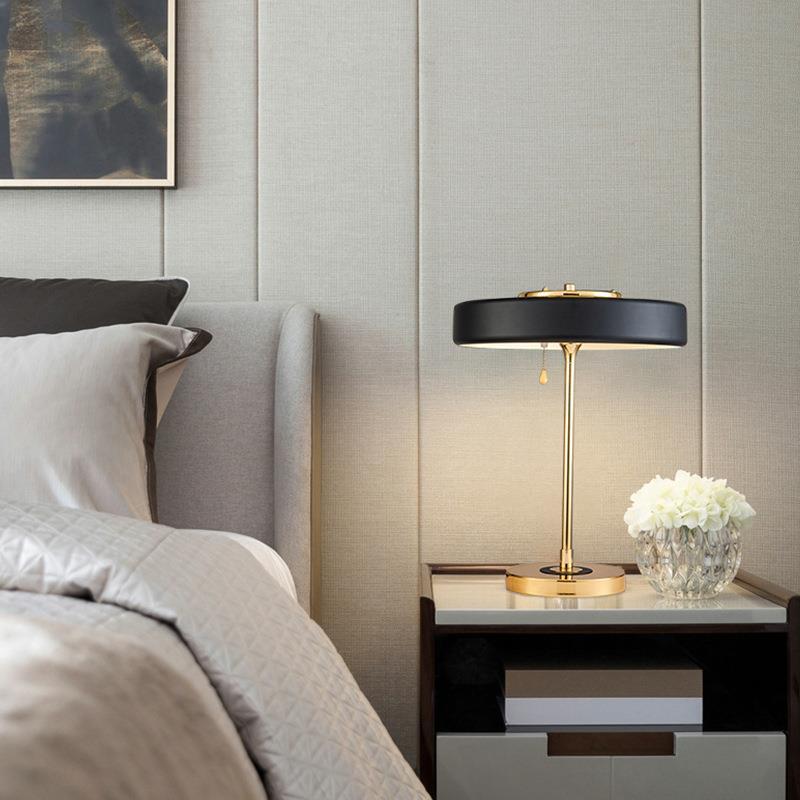 Moderne Messing Tischlampe