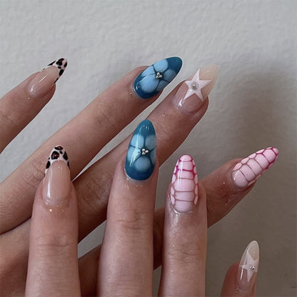 Kunstvolle Stiletto-Nägel mit einzigartigen 3D-Design Brehn