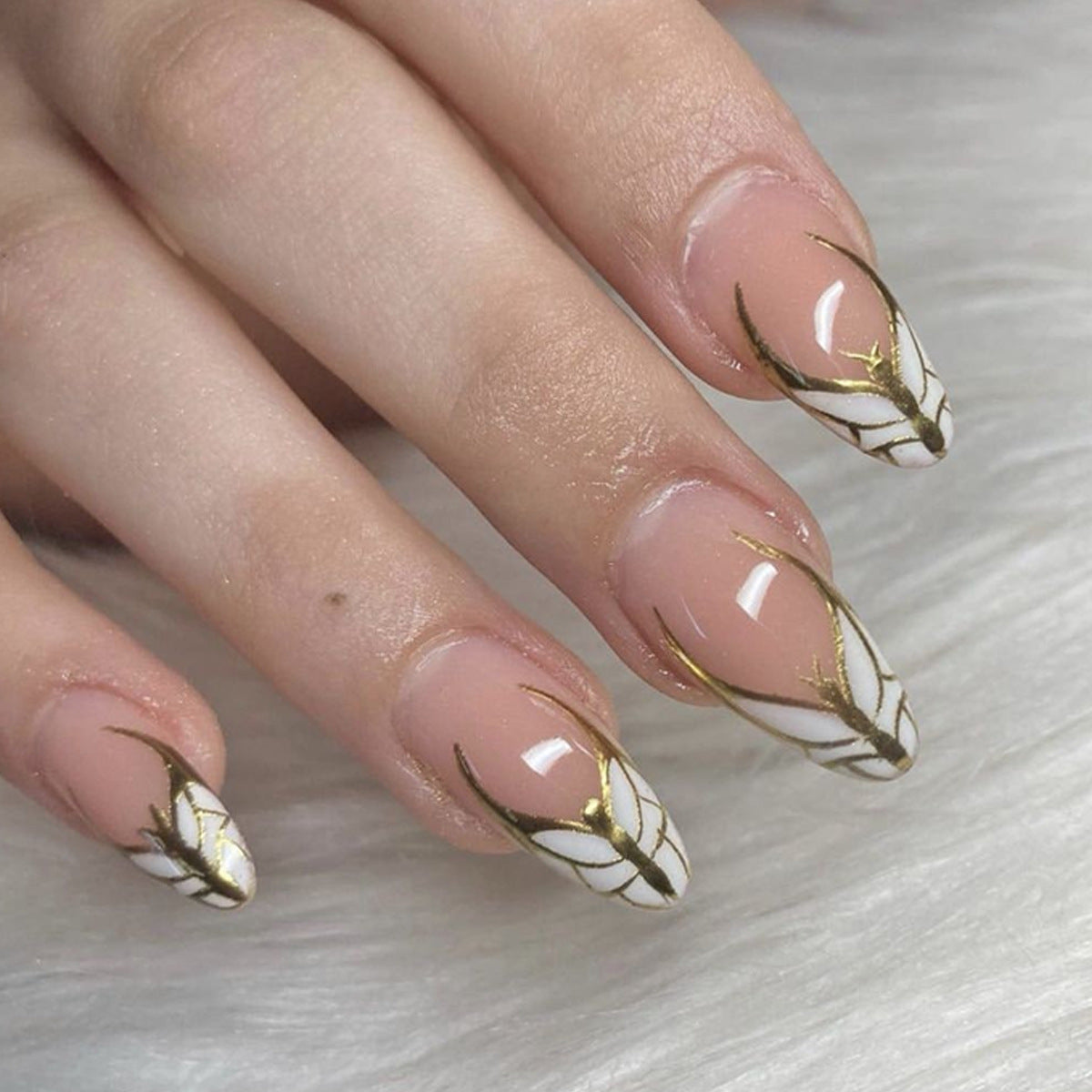 Dekorative Stiletto Druck-Nagelkunst Brehn
