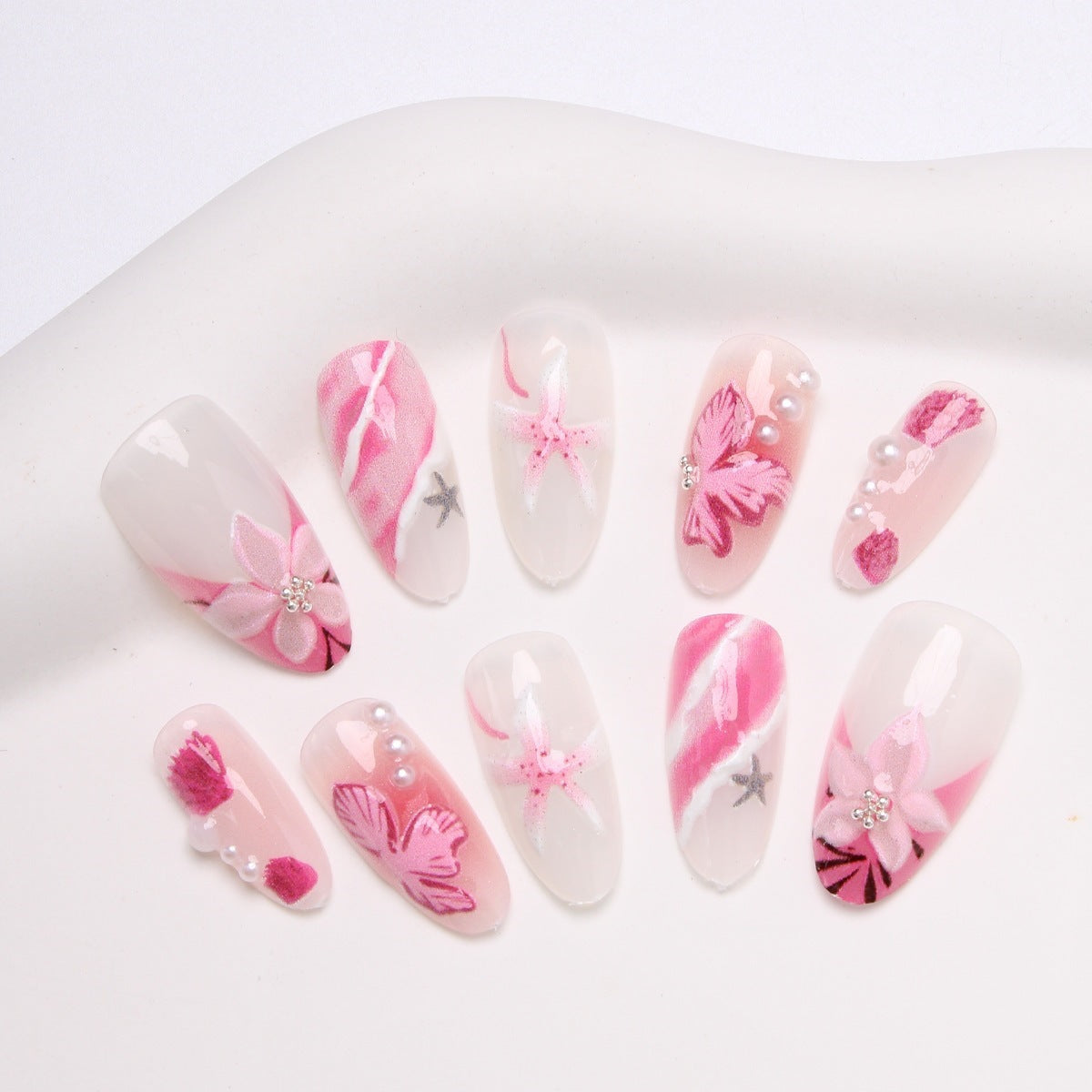 Kunstnagelset mit elegantem Blumen- und Glitzermuster Brehn