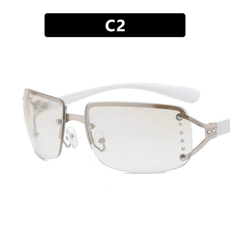 Damen extravagante Sonnenbrille im modernen Design mit feinen Akzenten Brehn