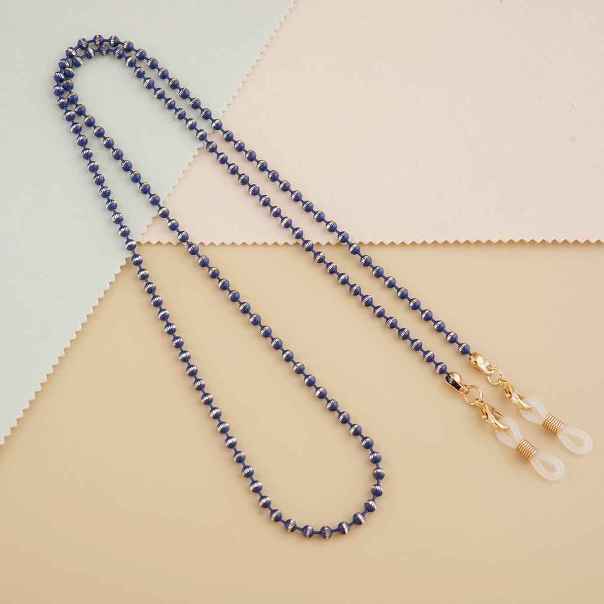 Stylische Perlen-Brillenband Brehn