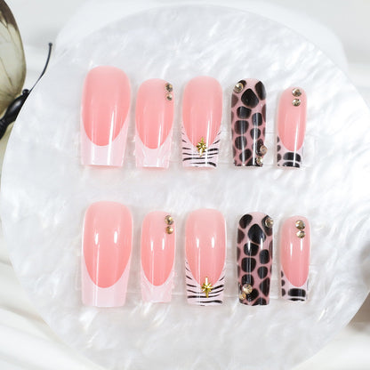 Kunstnagelset mit modernen animalischen Designs Brehn
