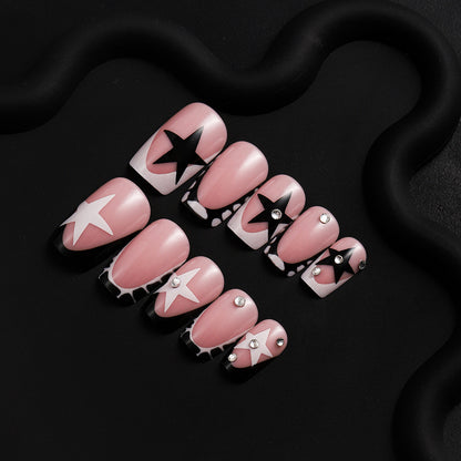 Elegantes Künstlerisches Press-On Nagelkunst Set Brehn