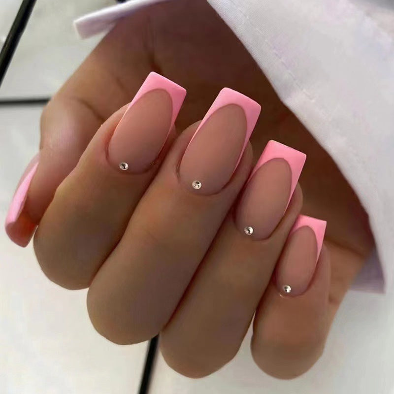 Kunstnagelset mit elegantem französischem Design und Glitzer-Akzenten Brehn