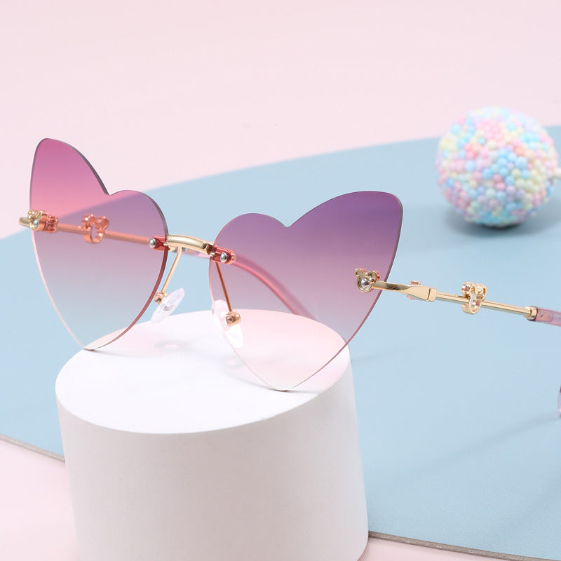 Damen Herzförmige Sonnenbrille mit verziertem Rahmen Brehn