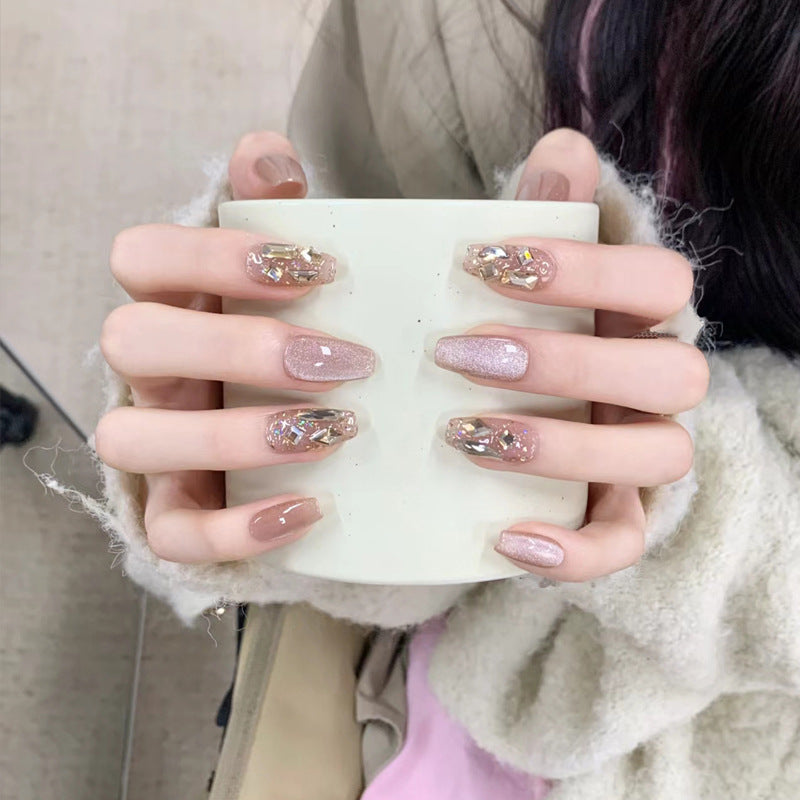 Elegantes Press-On-Nagelset mit funkelnden Akzenten Brehn