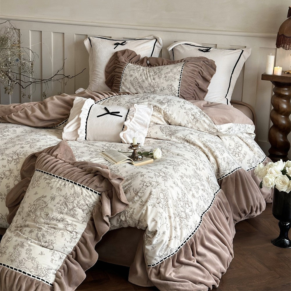 Rüsch Vintage Toile Baumwollsatin Bettbezug Ensemble mit dekorativem Bolster und paspelierten Kissenbezügen