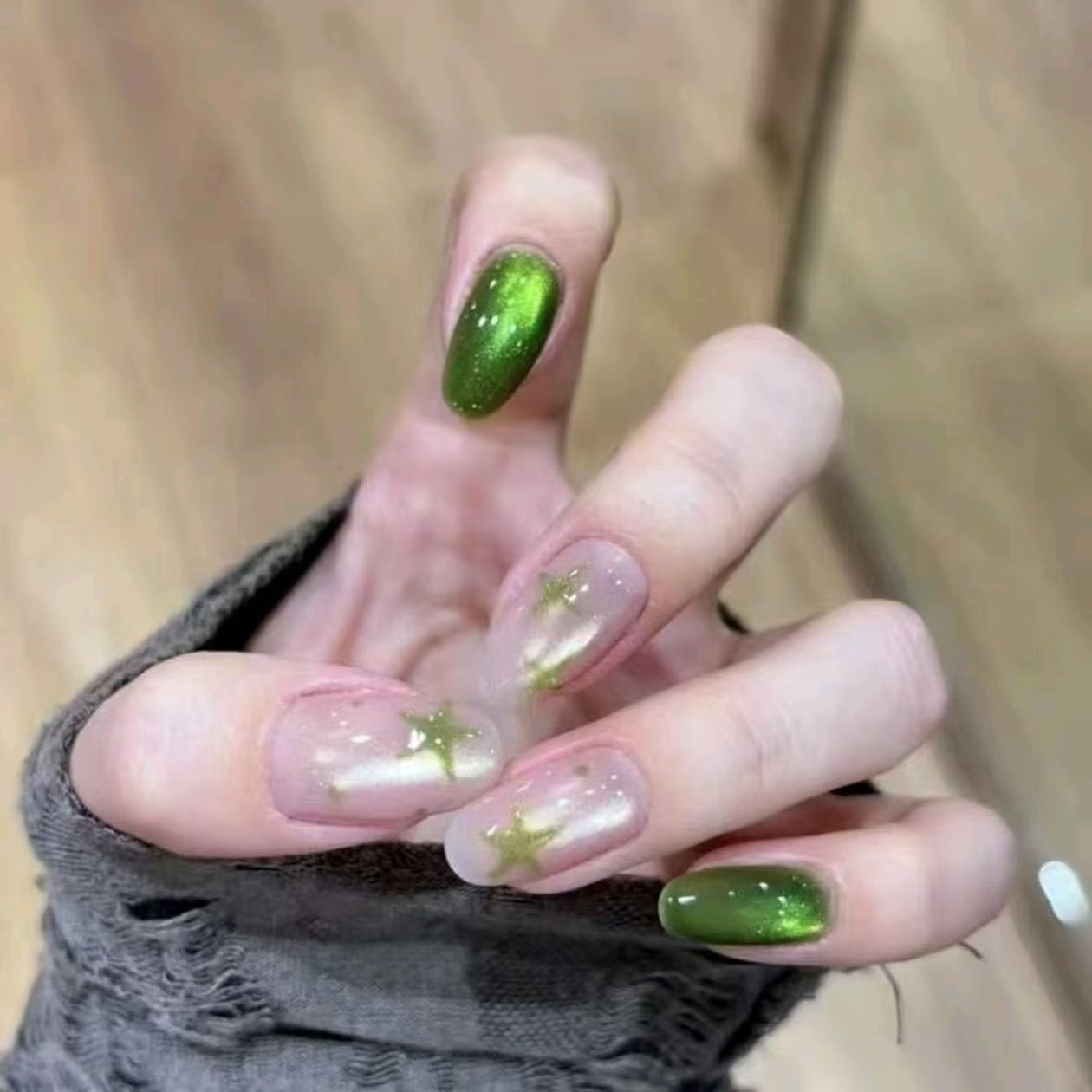 Stylische Press-On Nagel-Wickel Brehn