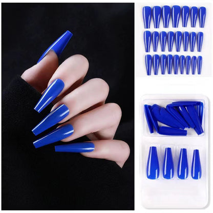 Kunstnagelset mit eleganten langen Spitzen und Hochglanz-Finish Brehn