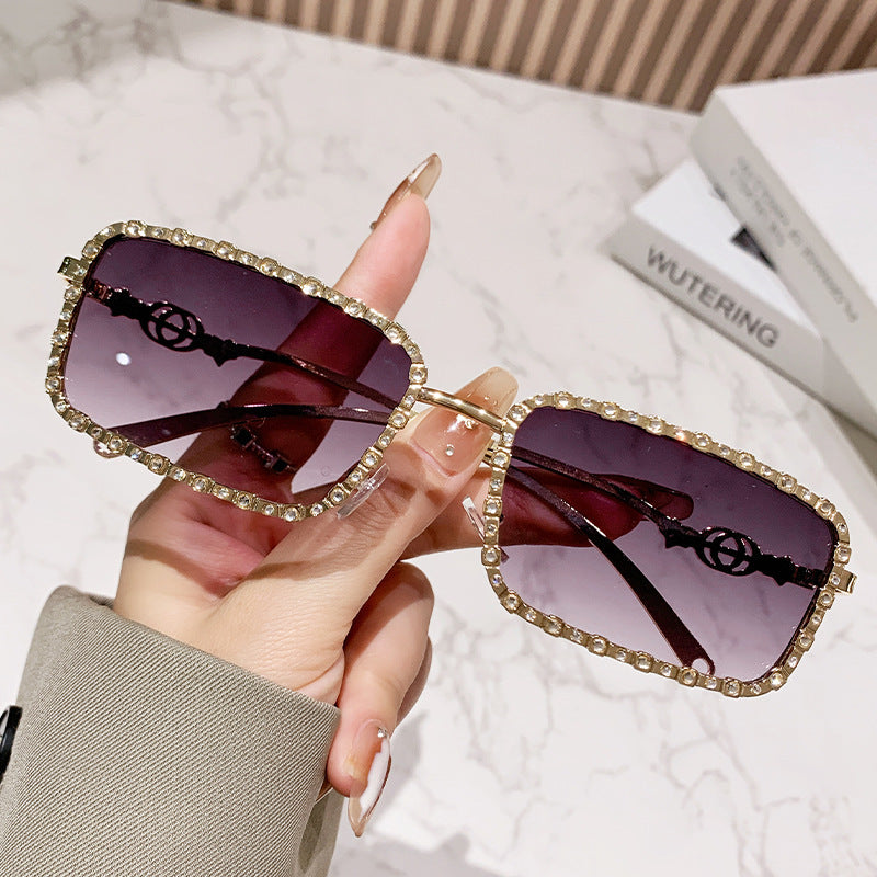 Damen elegante quadratische Sonnenbrille mit luxuriösem Strassrahmen Brehn